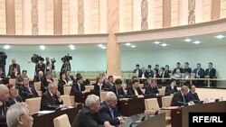 Депутаты сената парламента Казахстана. 