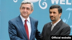 Mahmud Əhmədinejad Tehranda Serj Sarkisyanı qəbul edir, 13 aprel 2009